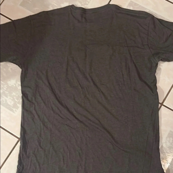 Gray Crew Neck Tee with Vintage Graphic Design - Picture 4 of 4